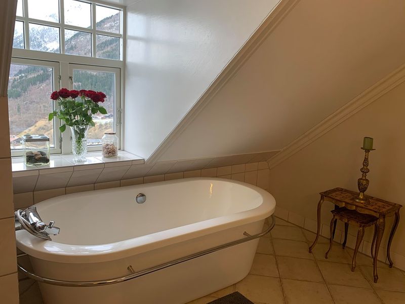 Odda, Bergen en de Fjorden