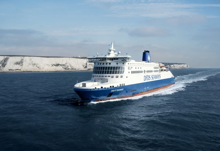 Beautiful South England by Boat