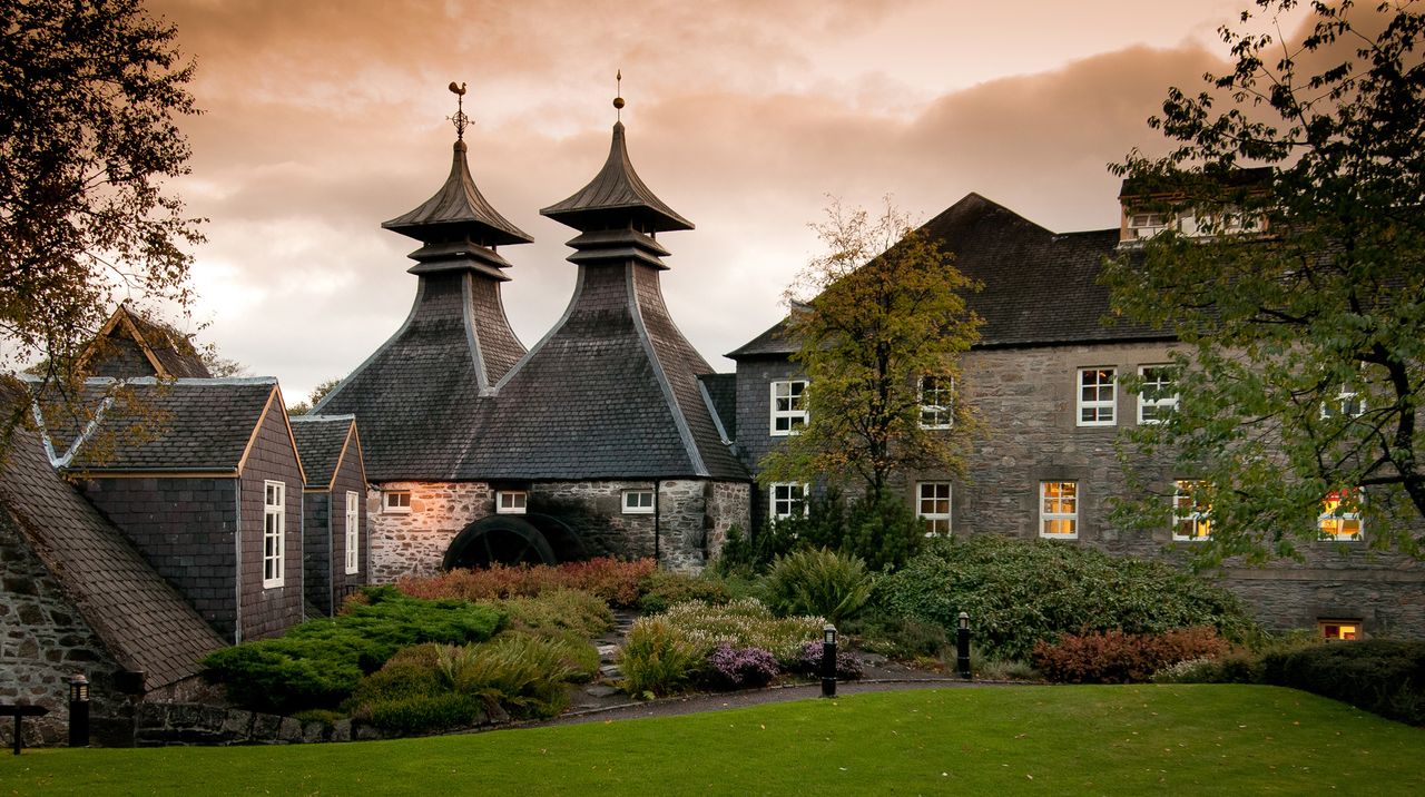 Strathisla Distillery in Keith, met zijn kenmerkende pagodedaken
